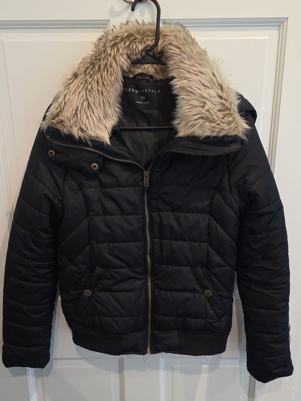 Aeropostale Black Quilted Puffer Jacket with Faux Fur Hood Trim Women's XS